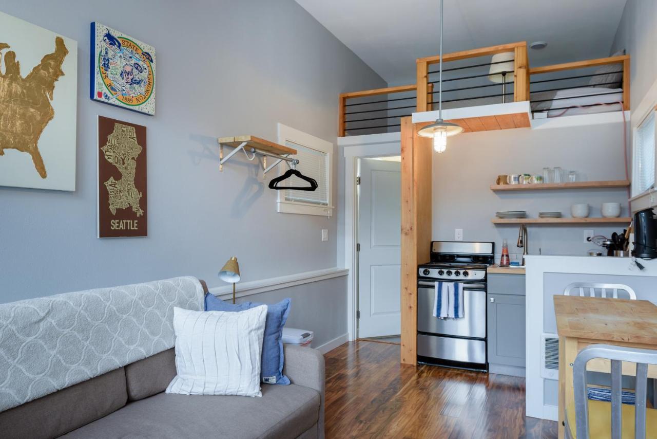 Tiny House By Kabino Mini Modern Tiny Home Heart Of Green Lake Pet Friendly Wifi Loft Up Ladder Plus Sleeper Sofa Seattle Exterior foto